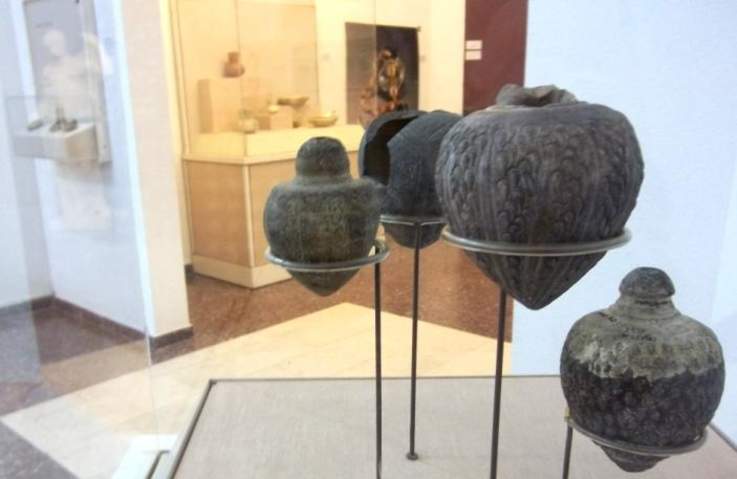 מוזיאון ראלי קיסריה, רימוני יד עשויי קרמיקה, התקופה המוסלמית, תערוכת חלומו של הורדוס